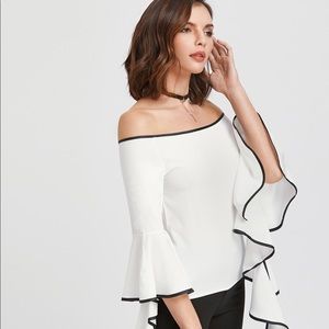 NEVER WORN Off-shoulder blouse